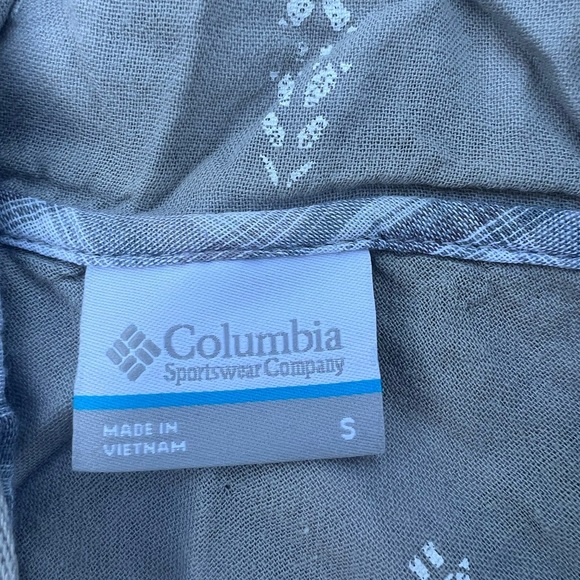 Columbia long sleeve shirt and Roll tab sleeve with hoodie - Picture 6 of 10